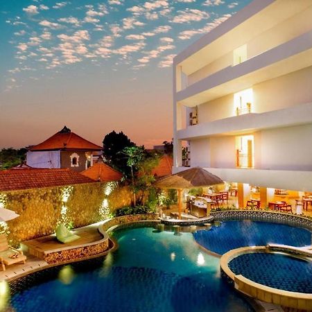 Signature Seminyak Hotel Экстерьер фото
