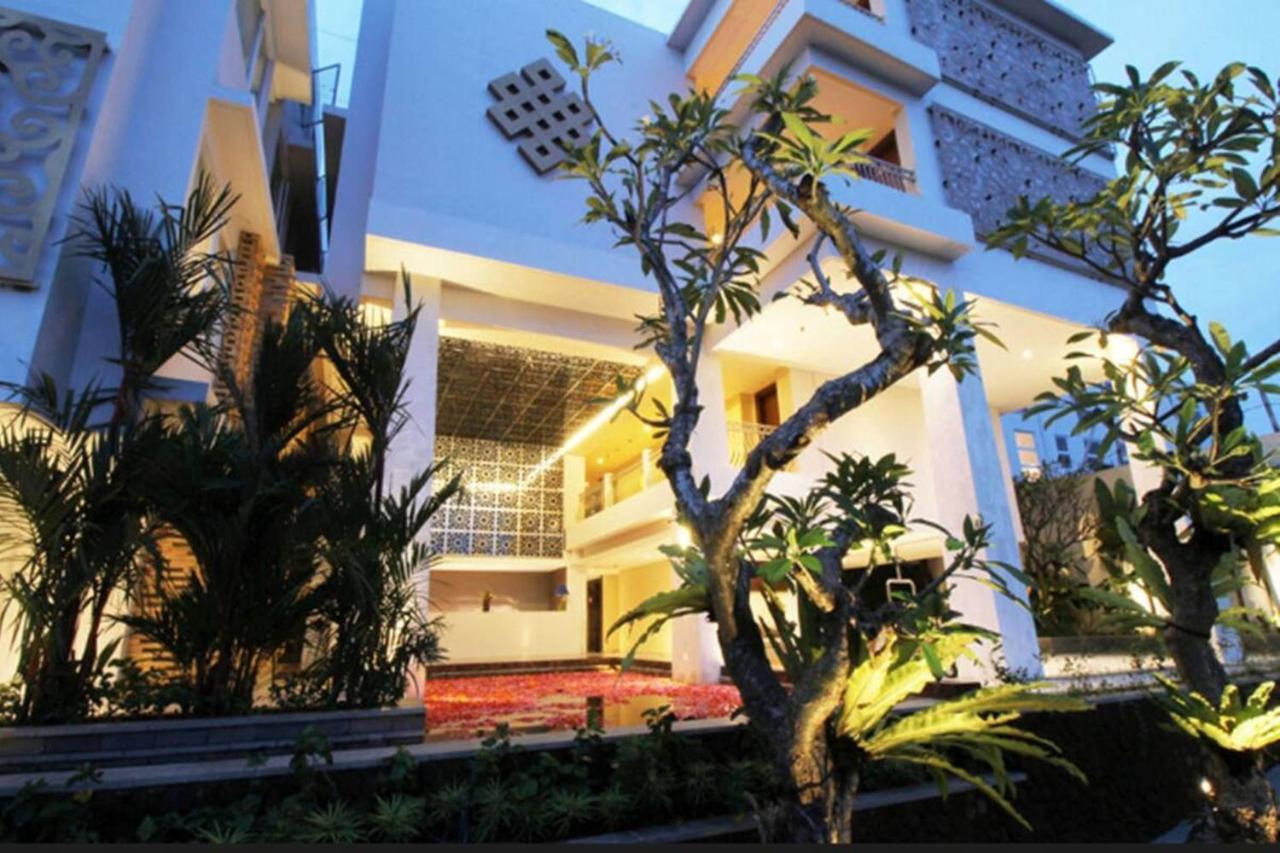 Signature Seminyak Hotel Экстерьер фото