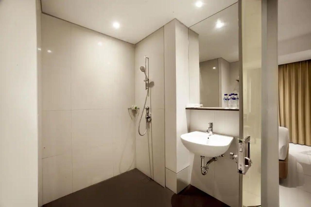 Signature Seminyak Hotel Экстерьер фото