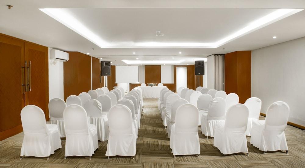 Signature Seminyak Hotel Экстерьер фото