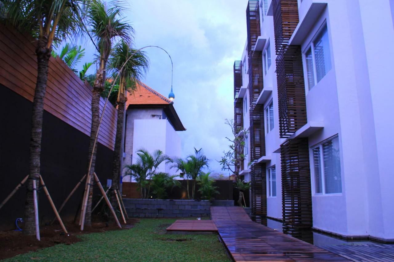 Signature Seminyak Hotel Экстерьер фото