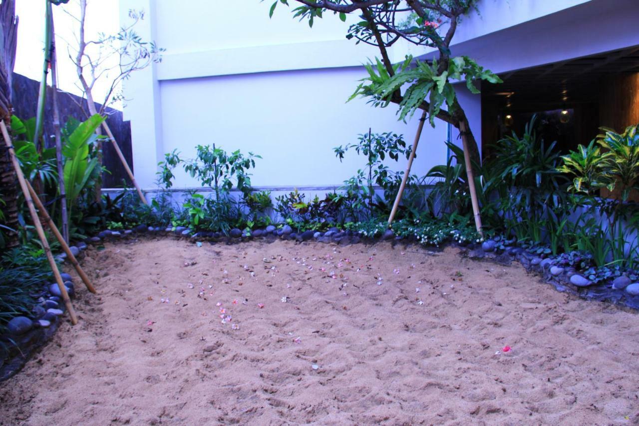 Signature Seminyak Hotel Экстерьер фото