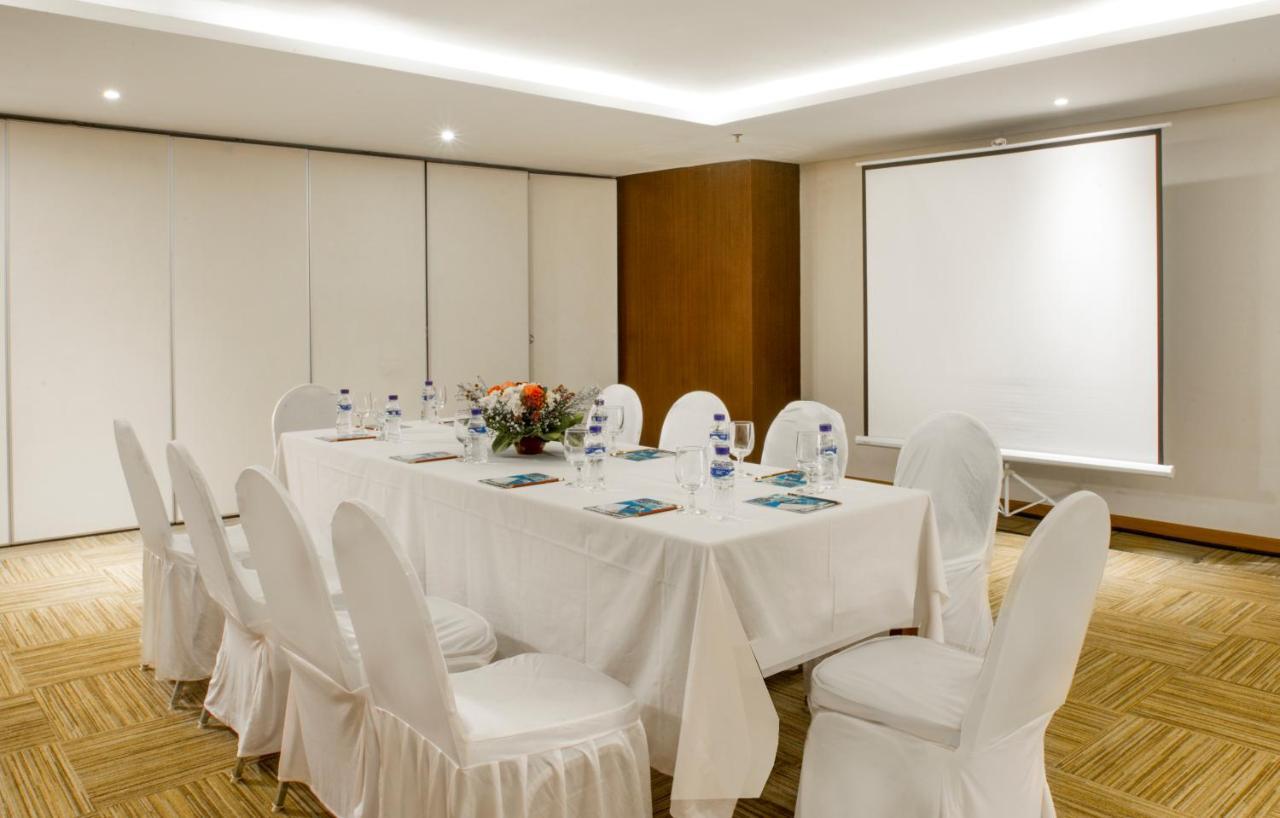 Signature Seminyak Hotel Экстерьер фото